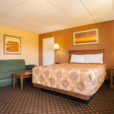 Faulds Motel Сарниа Екстериор снимка