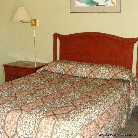 Faulds Motel Сарниа Стая снимка