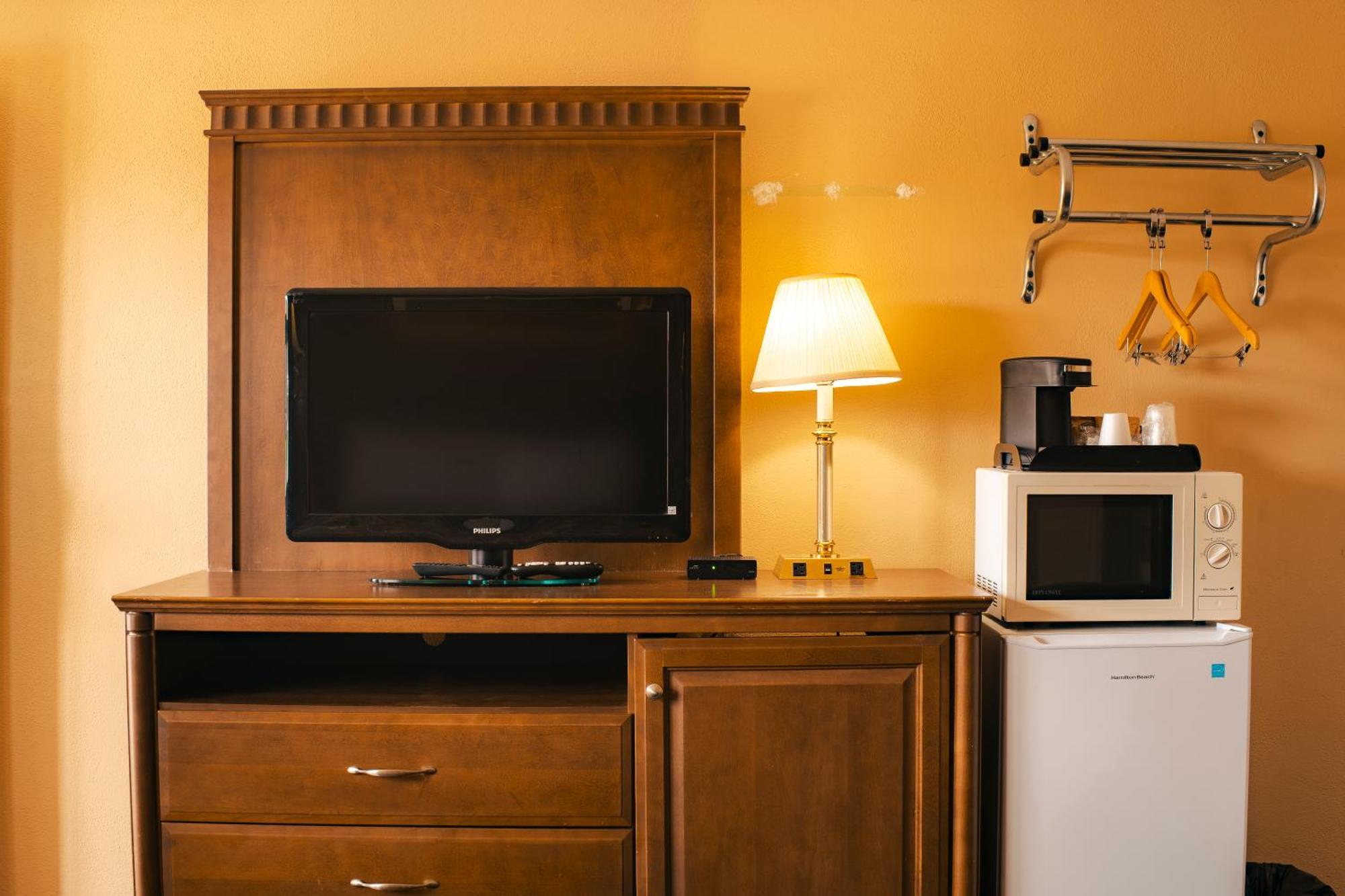 Faulds Motel Сарниа Екстериор снимка